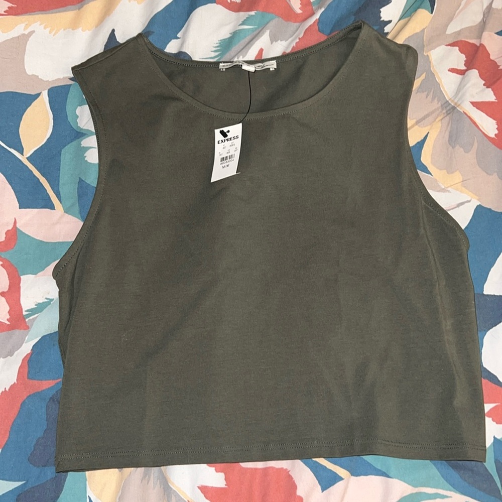 NWT EXPRESS ONE ELEVEN CROP TOP